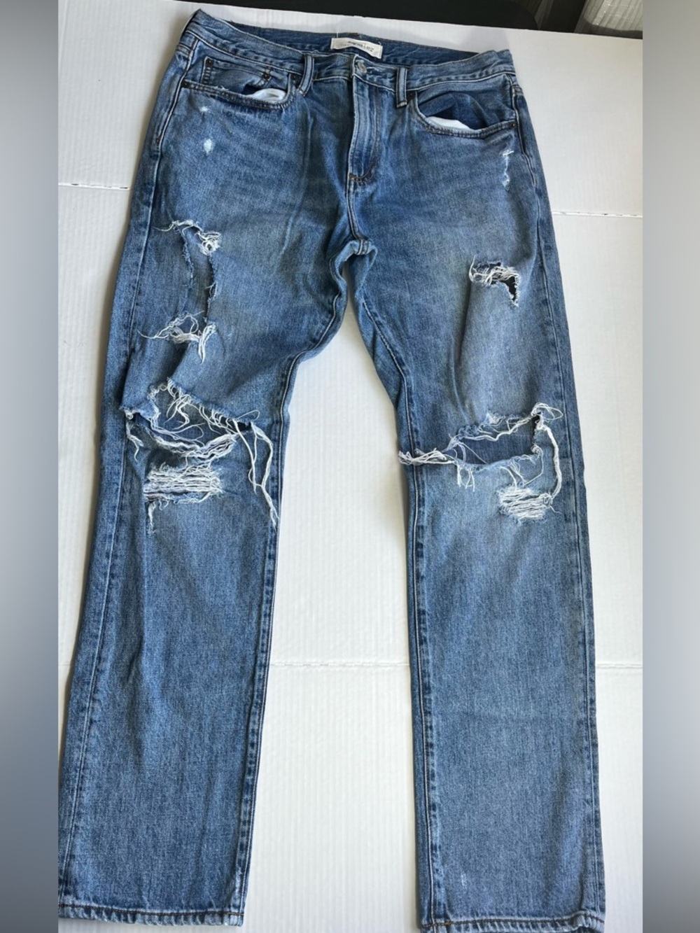 Gap Men's Distressed Blue Denim Jeans size 33x32